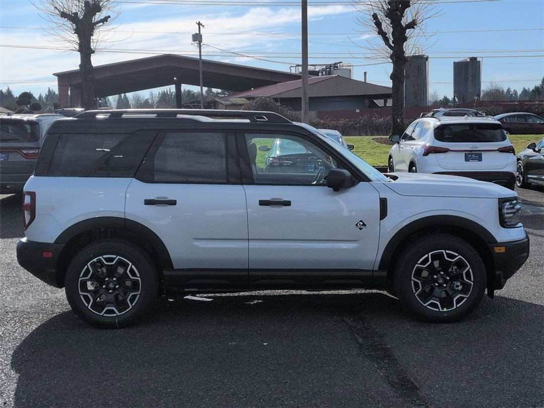 2026 Ford Bronco Sport Outer Banks - Image 6