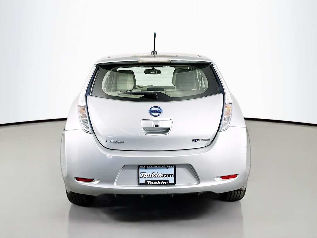 2011 Nissan LEAF SL - Image 7