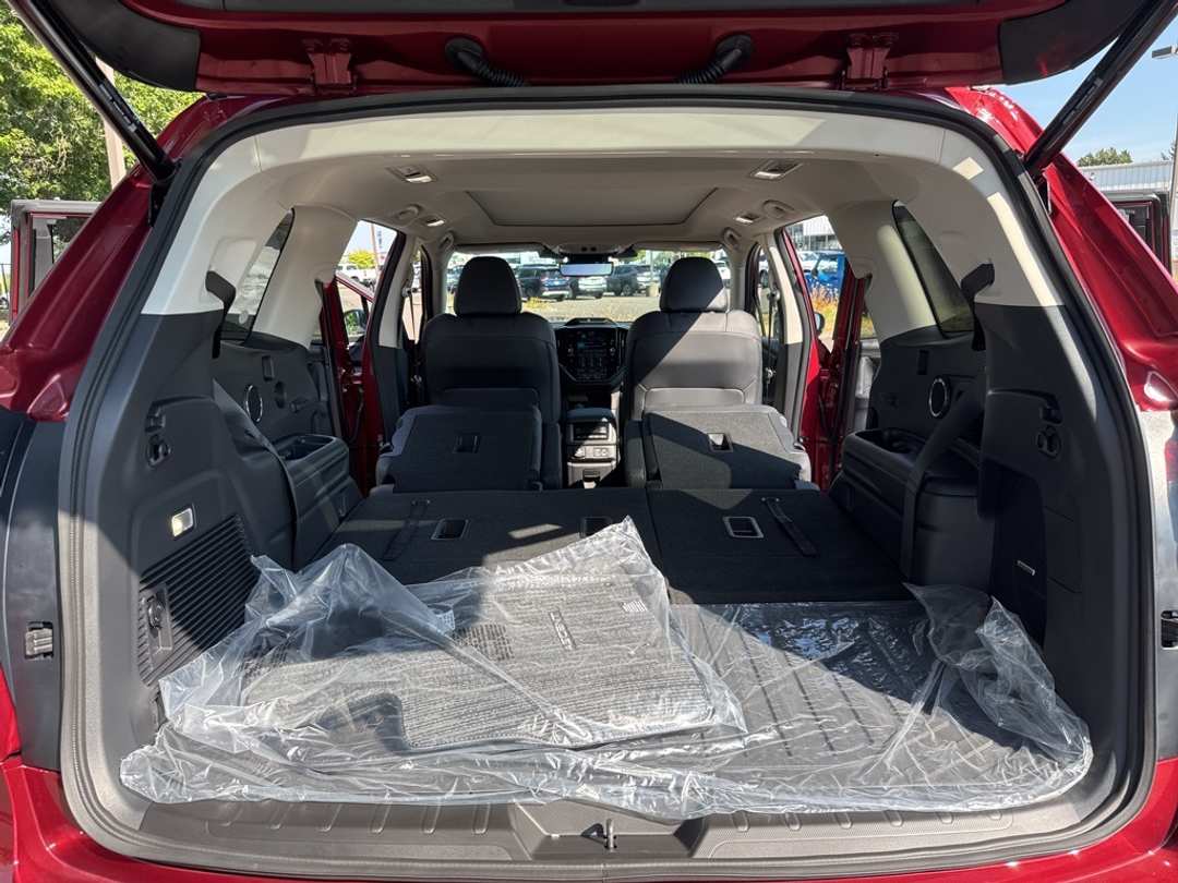 2025 Subaru Ascent Onyx Edition Touring - Image 30