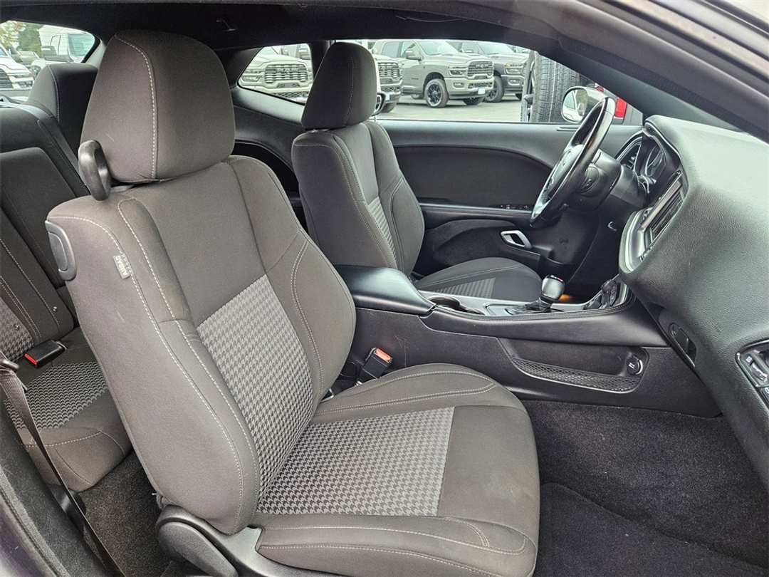 2022 Dodge Challenger SXT - Image 31