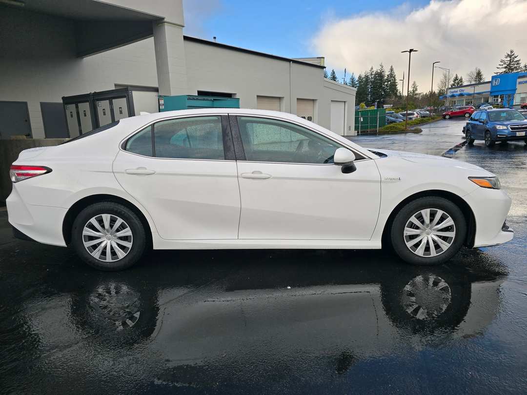 2019 Toyota Camry LE - Image 3