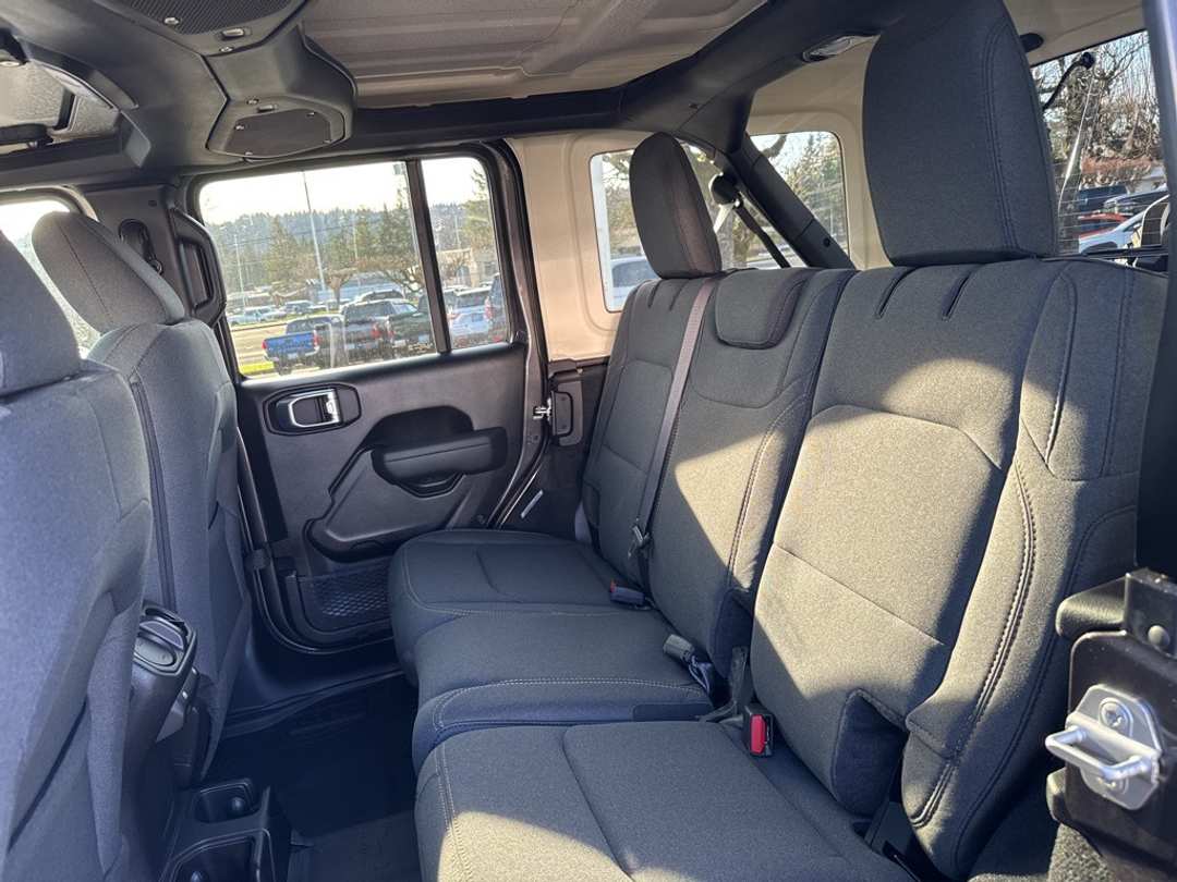 2026 Jeep Wrangler Willys - Image 26