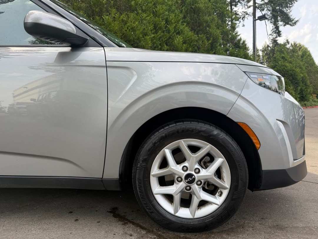 2023 Kia Soul LX - Image 3