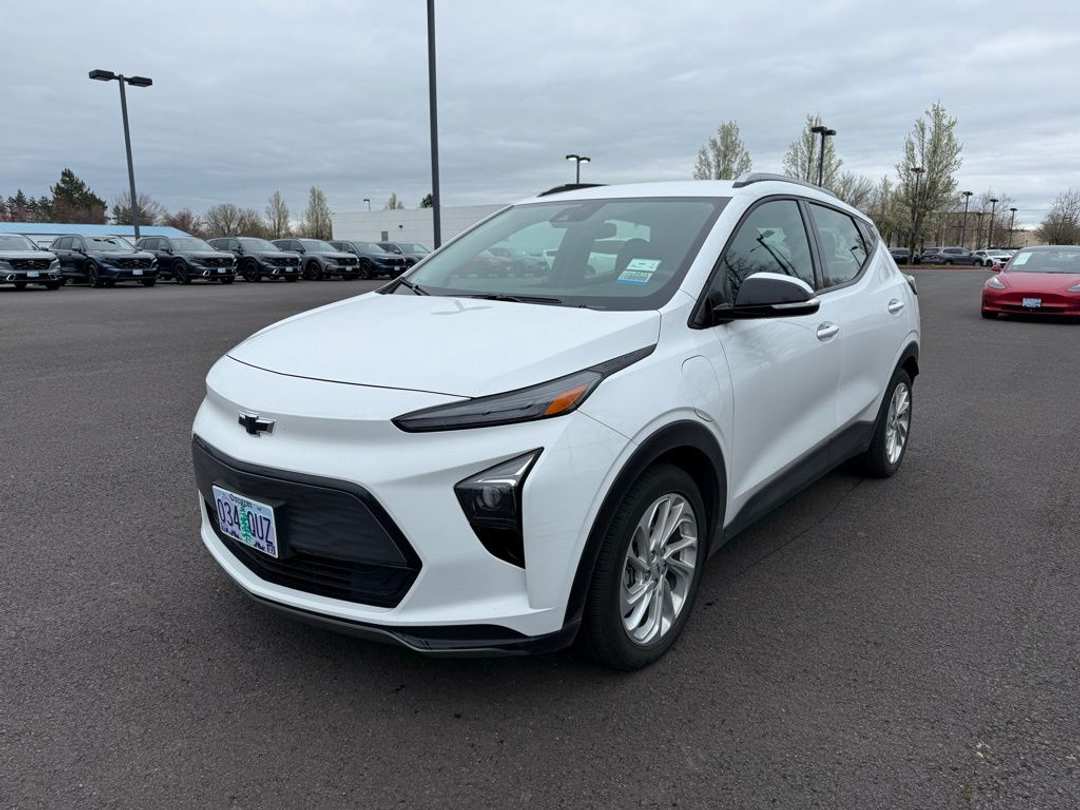 2023 Chevrolet Bolt Euv LT - Image 3