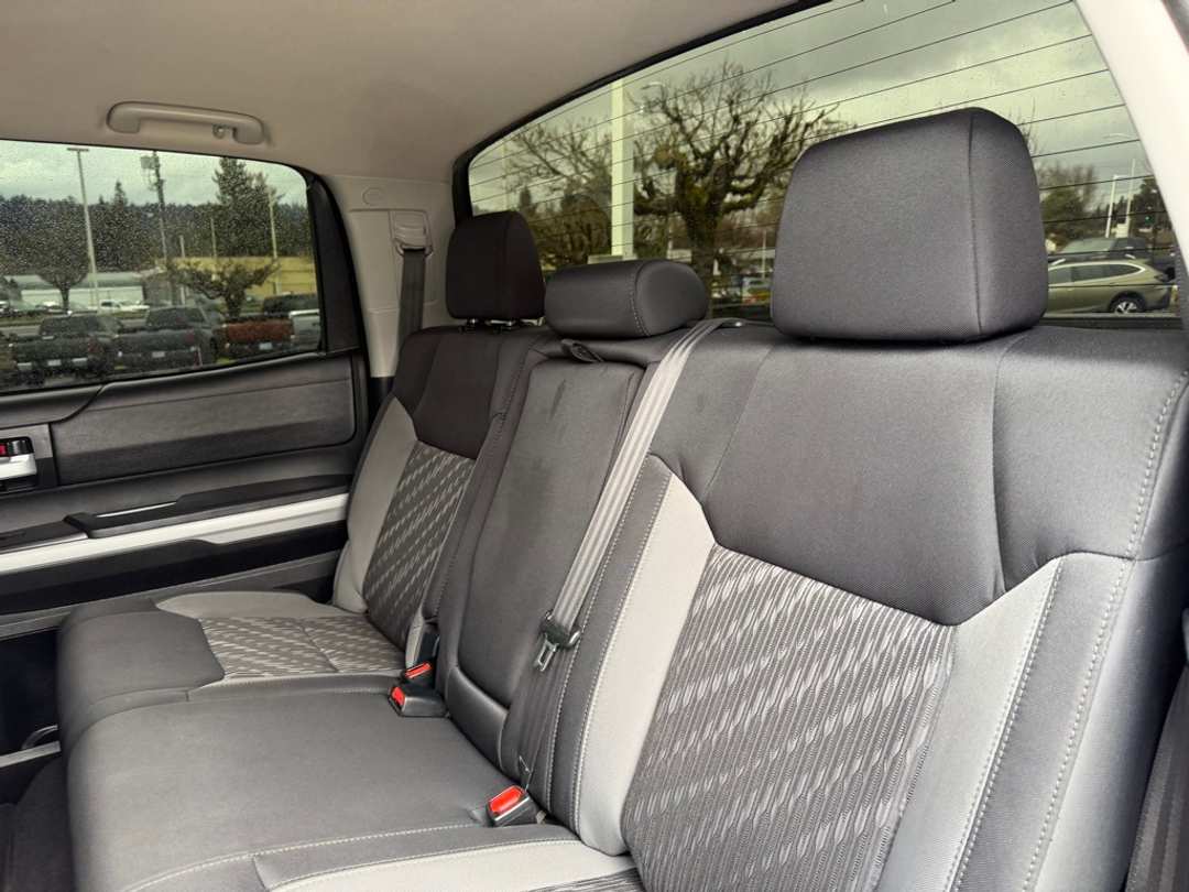 2018 Toyota Tundra SR5 - Image 29