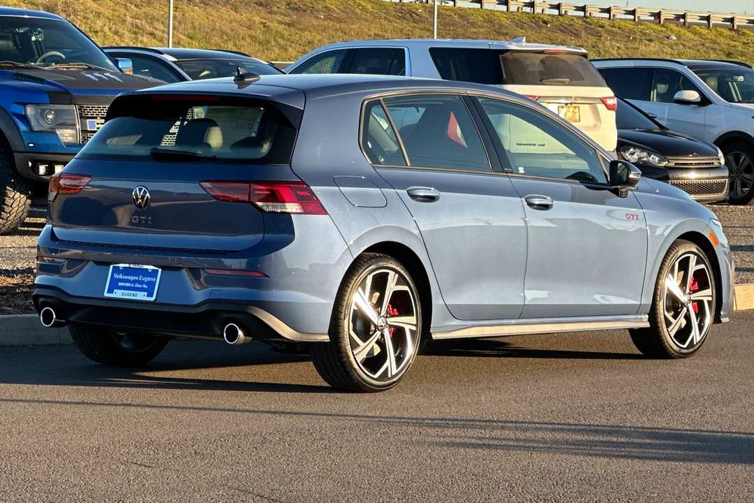 2026 Volkswagen Golf Gti 2.0T SE - Image 3