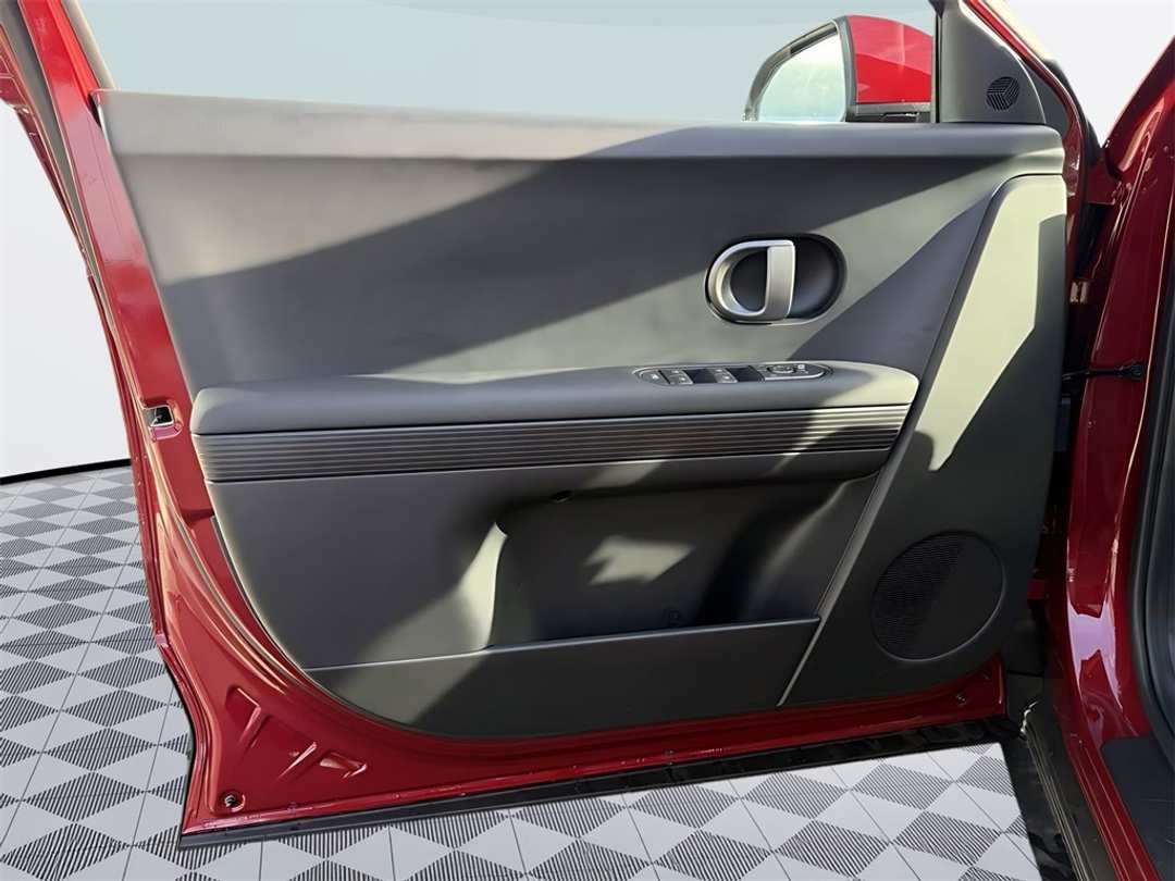 2026 Hyundai Ioniq 5 SEL - Image 11
