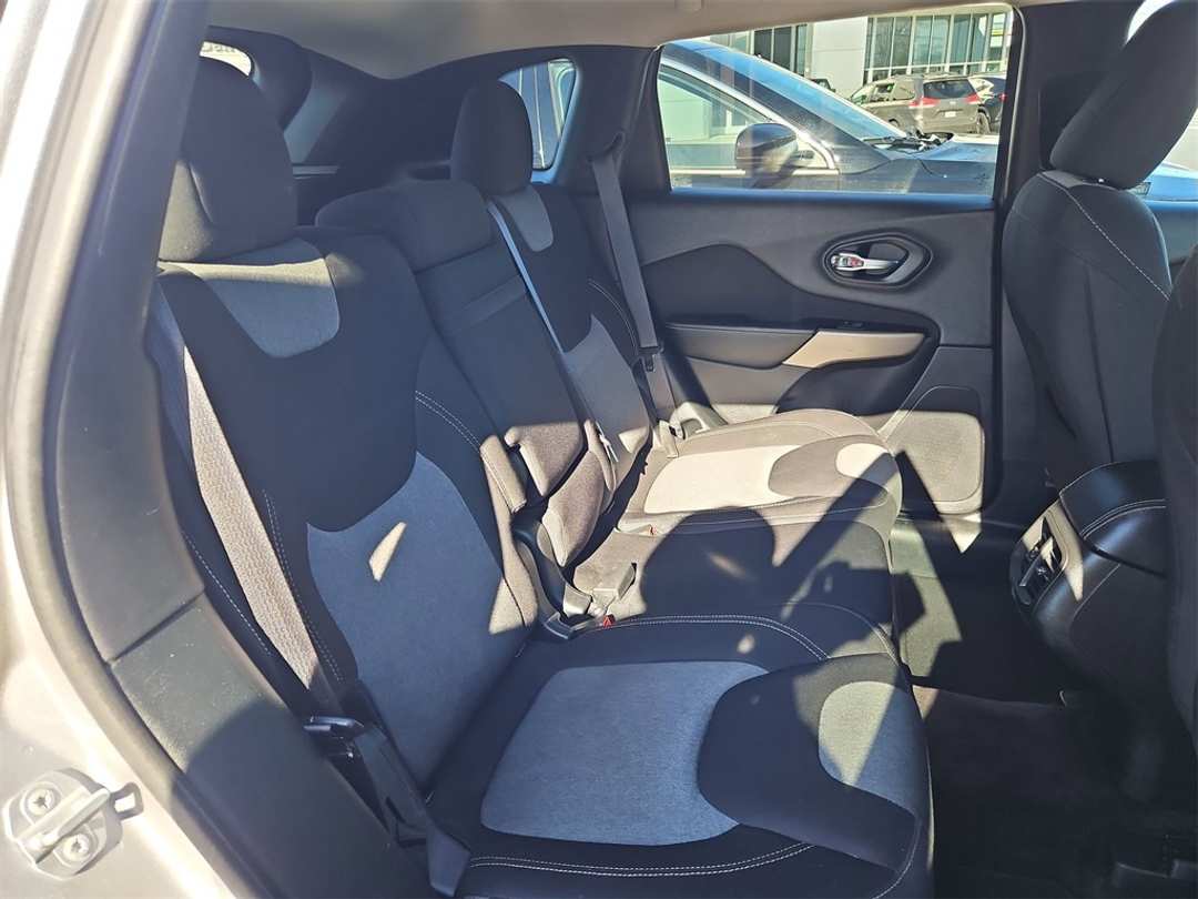 2018 Jeep Cherokee Altitude - Image 27