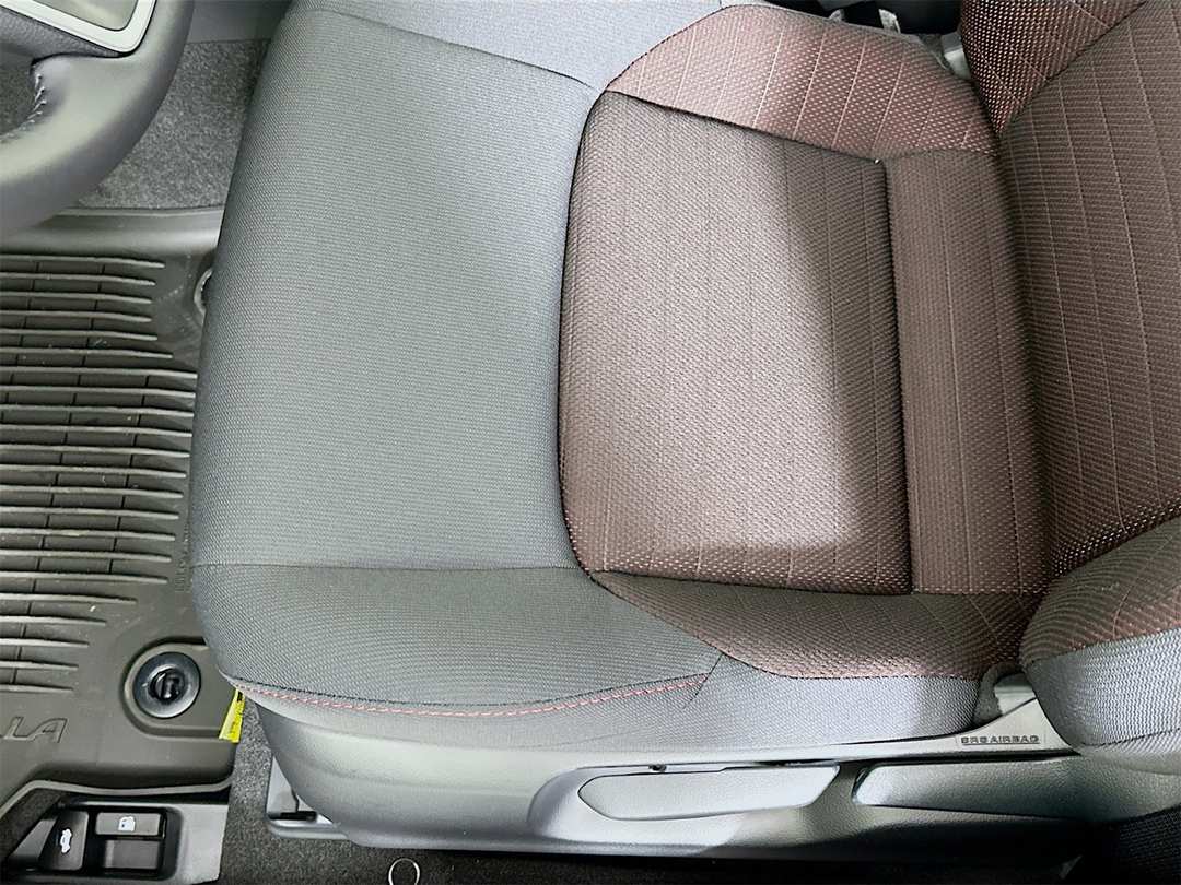 2026 Toyota Corolla SE - Image 19