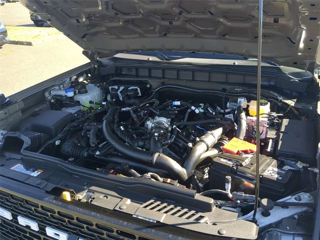 2025 Ford Bronco Outer Banks - Image 31