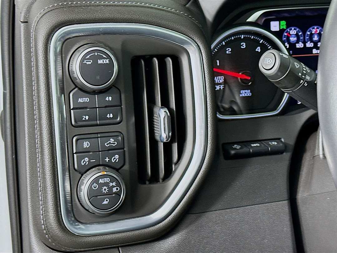 2022 Chevrolet Silverado 1500 Ltd LTZ - Image 11