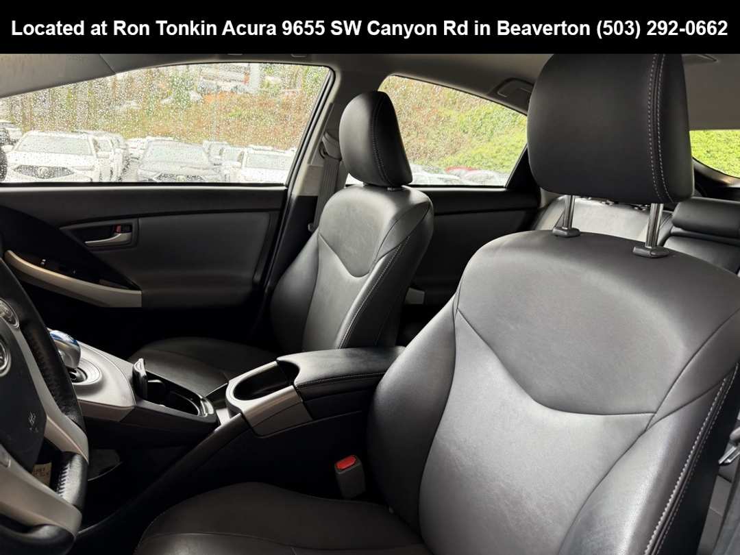 2015 Toyota Prius Advanced - Image 15