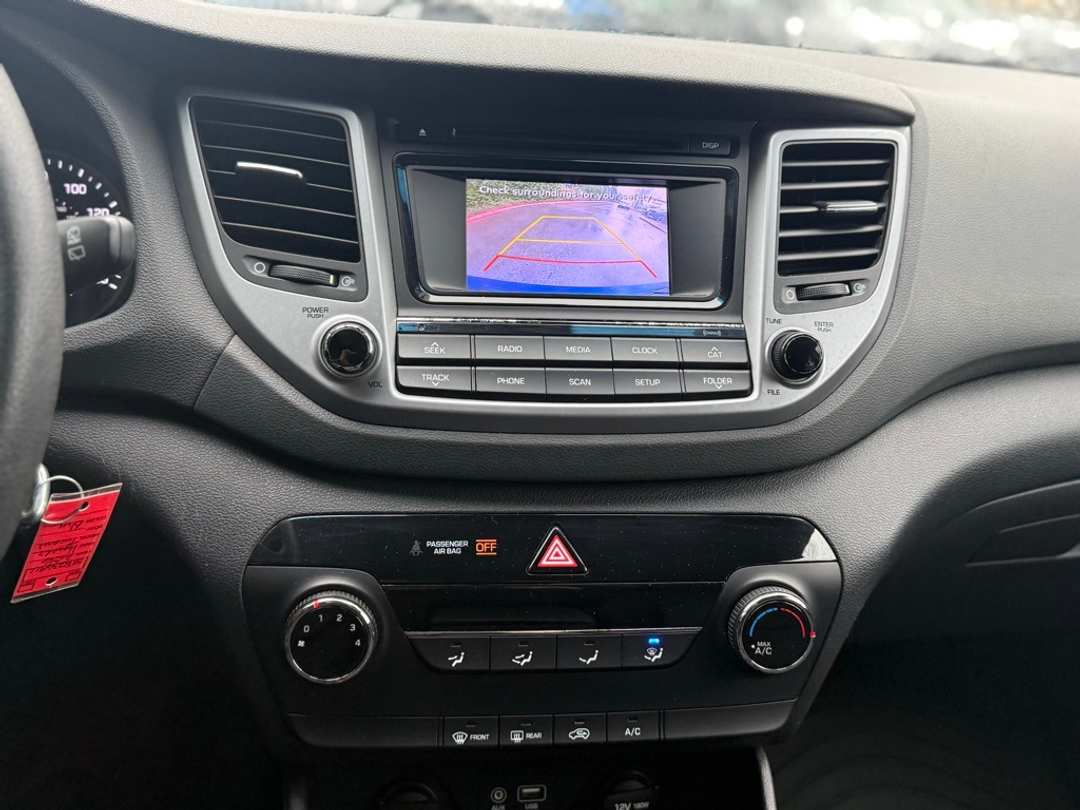 2016 Hyundai Tucson SE - Image 34