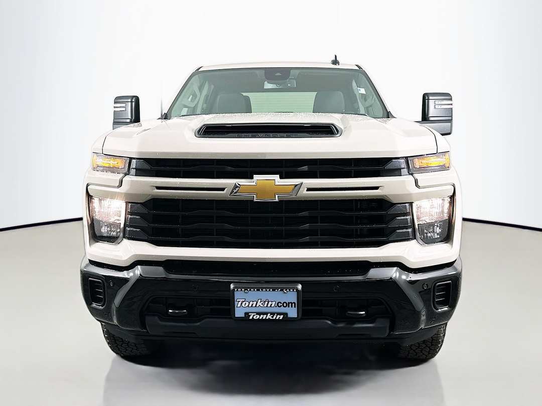 2026 Chevrolet Silverado 2500Hd Custom - Image 2