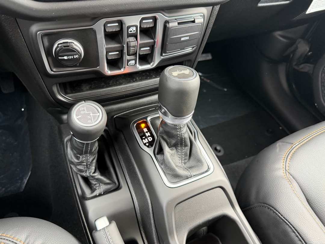 2026 Jeep Wrangler Sahara - Image 24