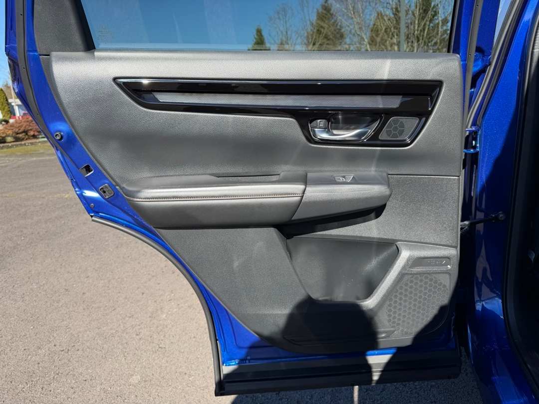 2025 Honda CR-V Sport Touring - Image 30