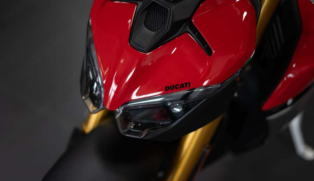 2026 Ducati Streetfighter V2 S - Image 4