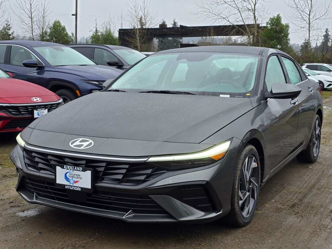 2025 Hyundai Elantra SEL Convenience - Image 3