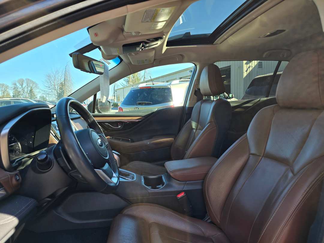 2022 Subaru Outback Touring - Image 2