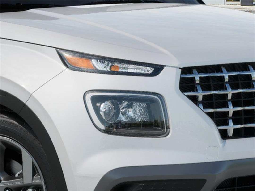 2026 Hyundai Venue SEL - Image 9