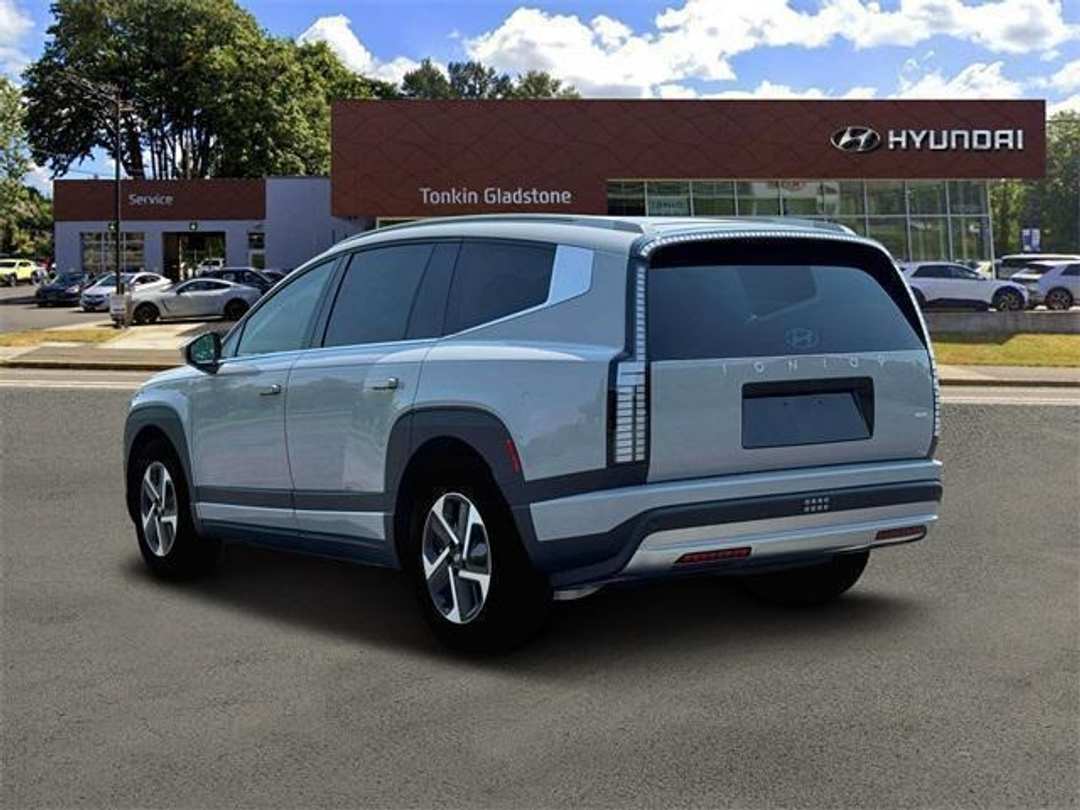 2026 Hyundai Ioniq 9 SE - Image 5