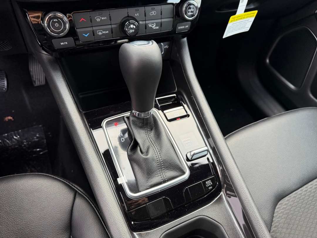 2026 Jeep Compass Latitude - Image 23