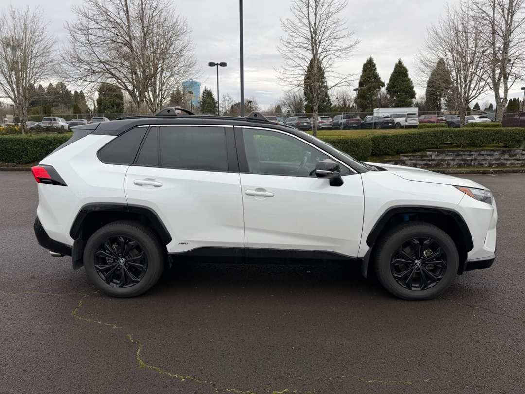 2023 Toyota Rav4 XSE - Image 9