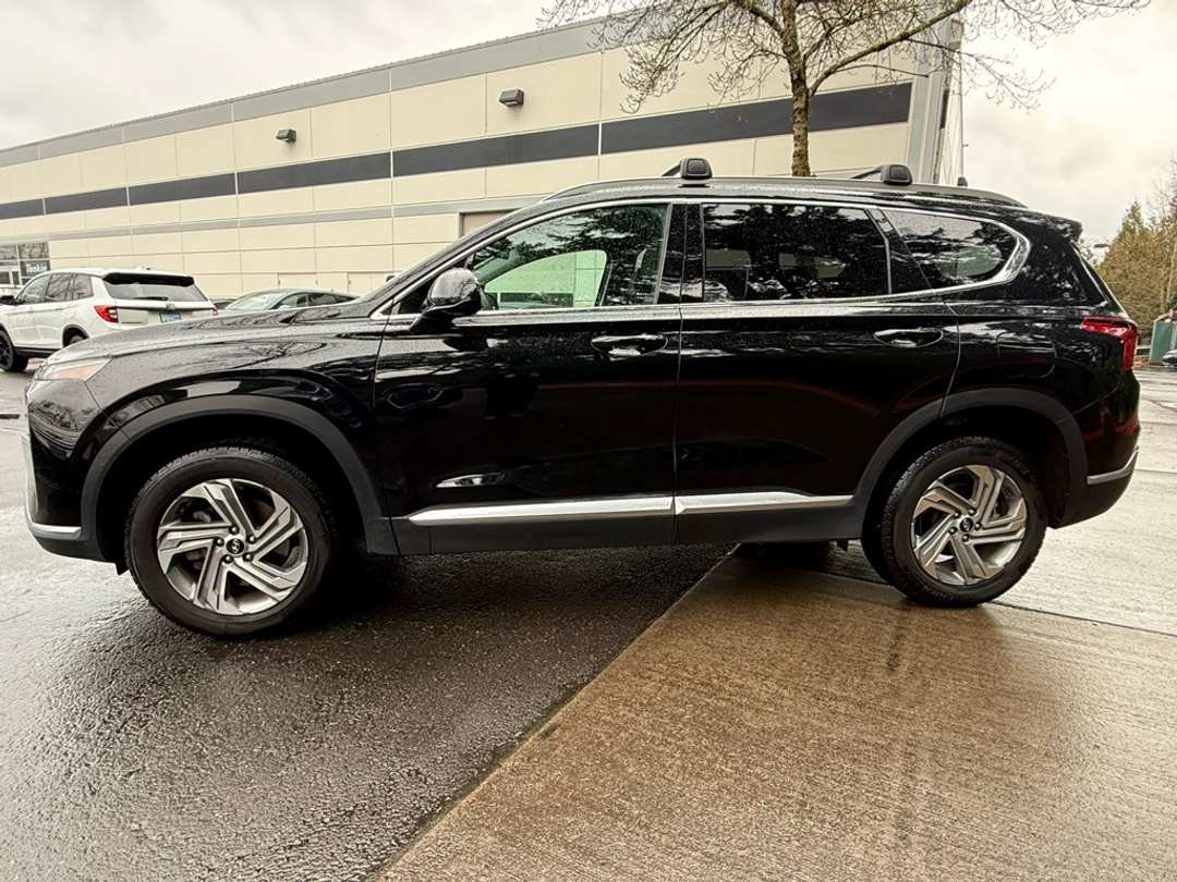 2022 Hyundai Santa Fe SEL - Image 11