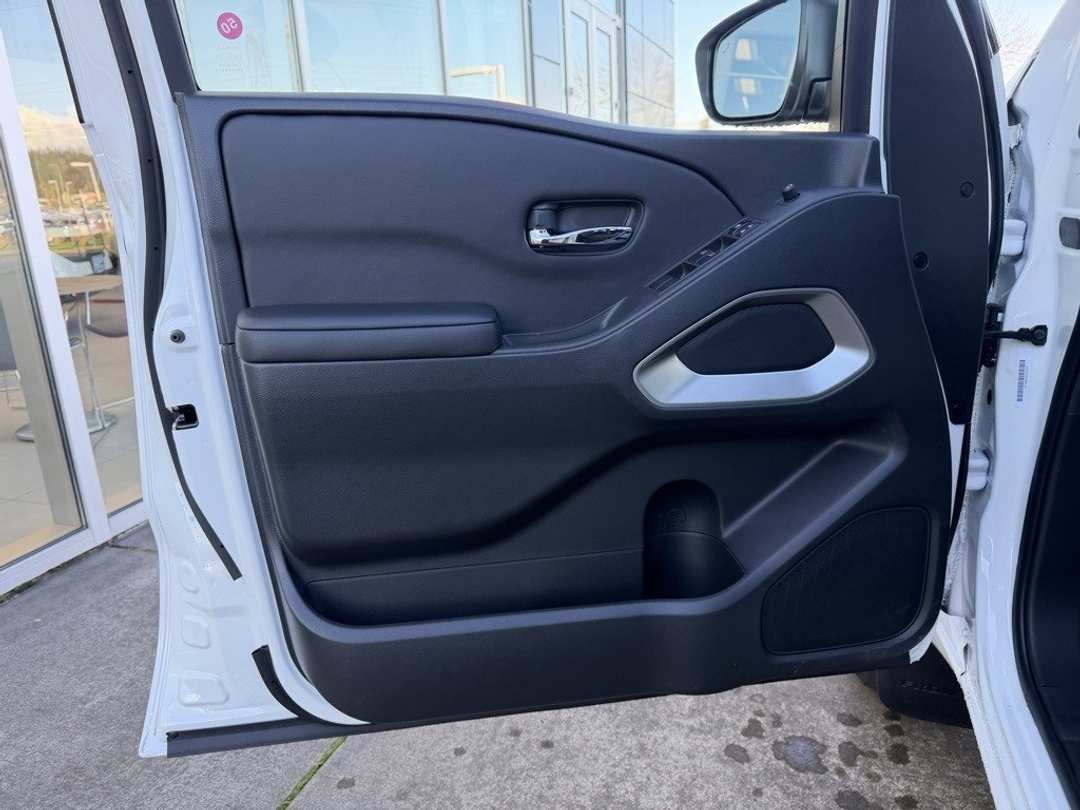 2026 Nissan Frontier SV - Image 10