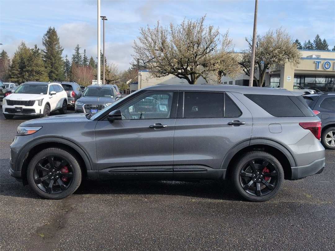 2022 Ford Explorer ST - Image 2