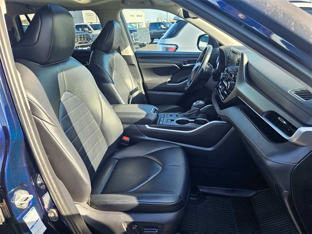 2020 Toyota Highlander XLE - Image 36