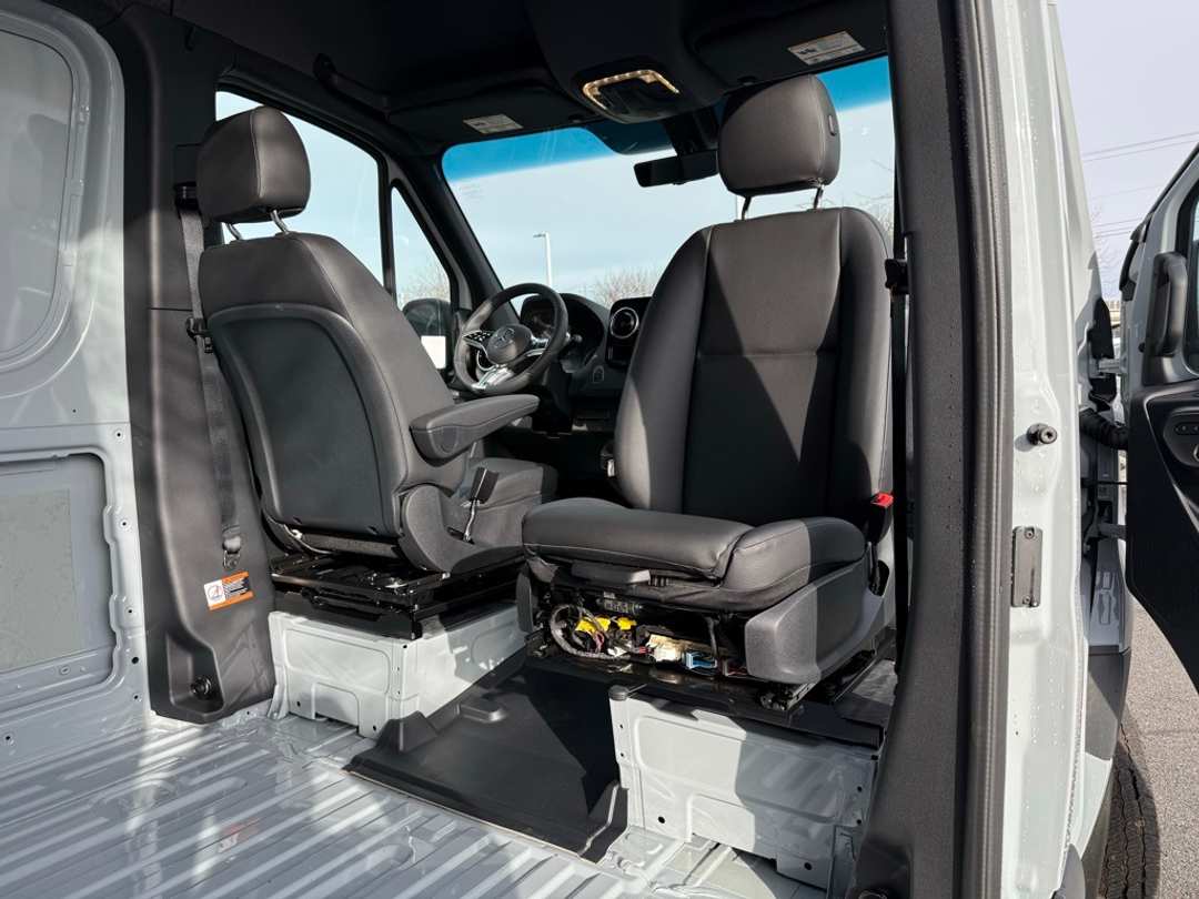 2025 Mercedes-Benz Sprinter 2500 Cargo 144 WB - Image 15