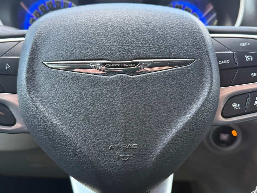 2023 Chrysler Pacifica Touring L - Image 36