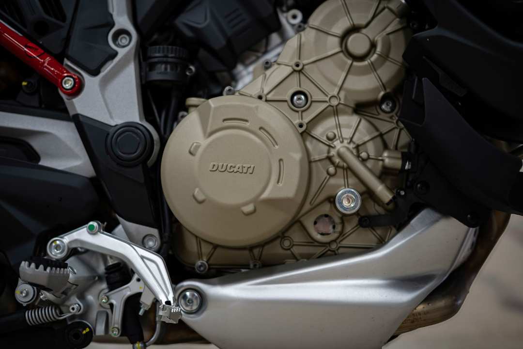 2024 Ducati Multistrada V4 S Travel & Radar Spoked Wheels - Image 5