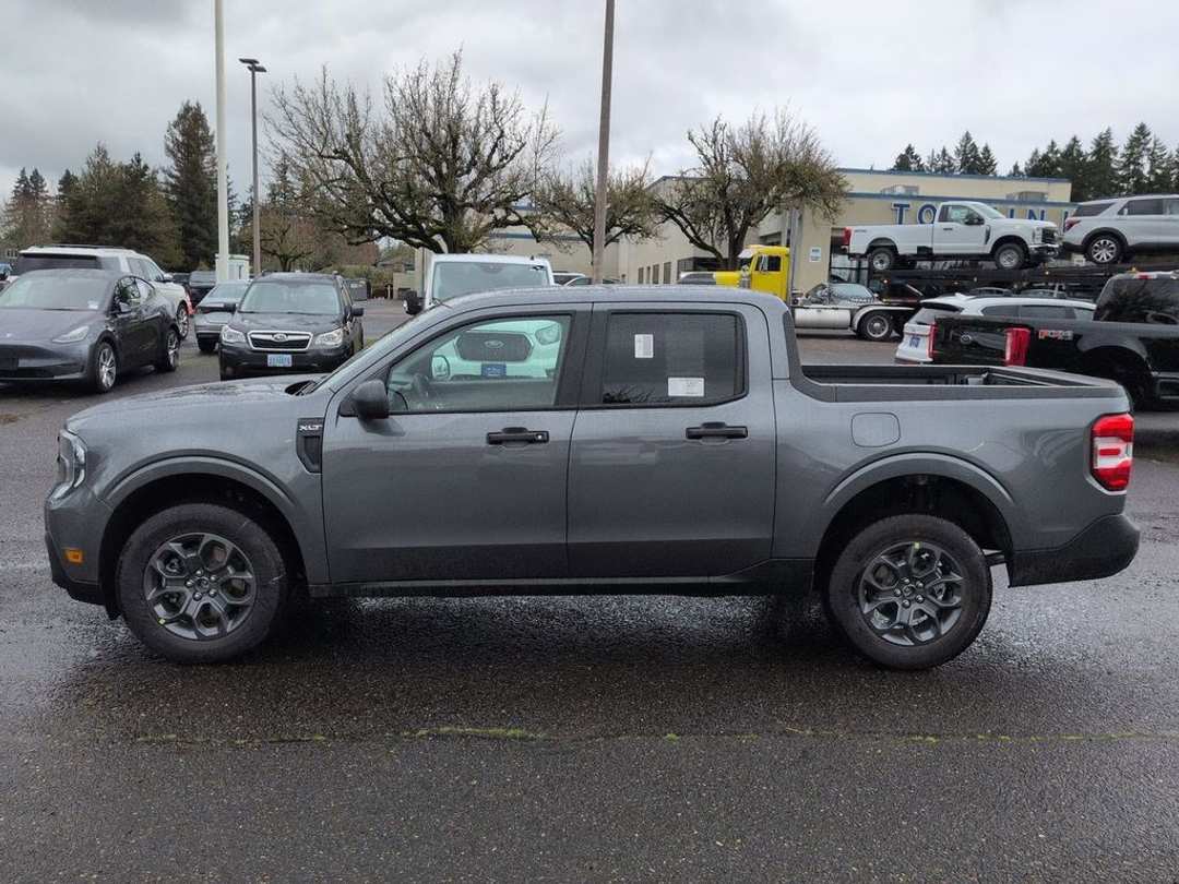 2026 Ford Maverick XLT - Image 2