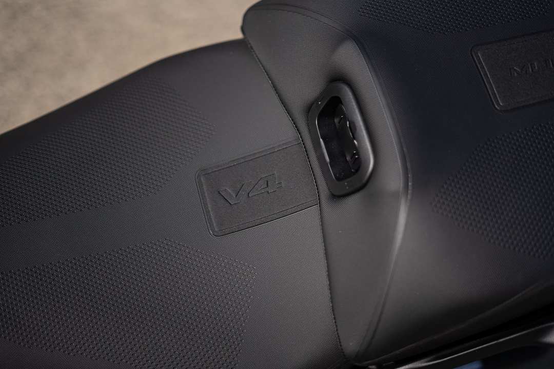 2025 Ducati Multistrada V4 S Travel & Radar - Image 9