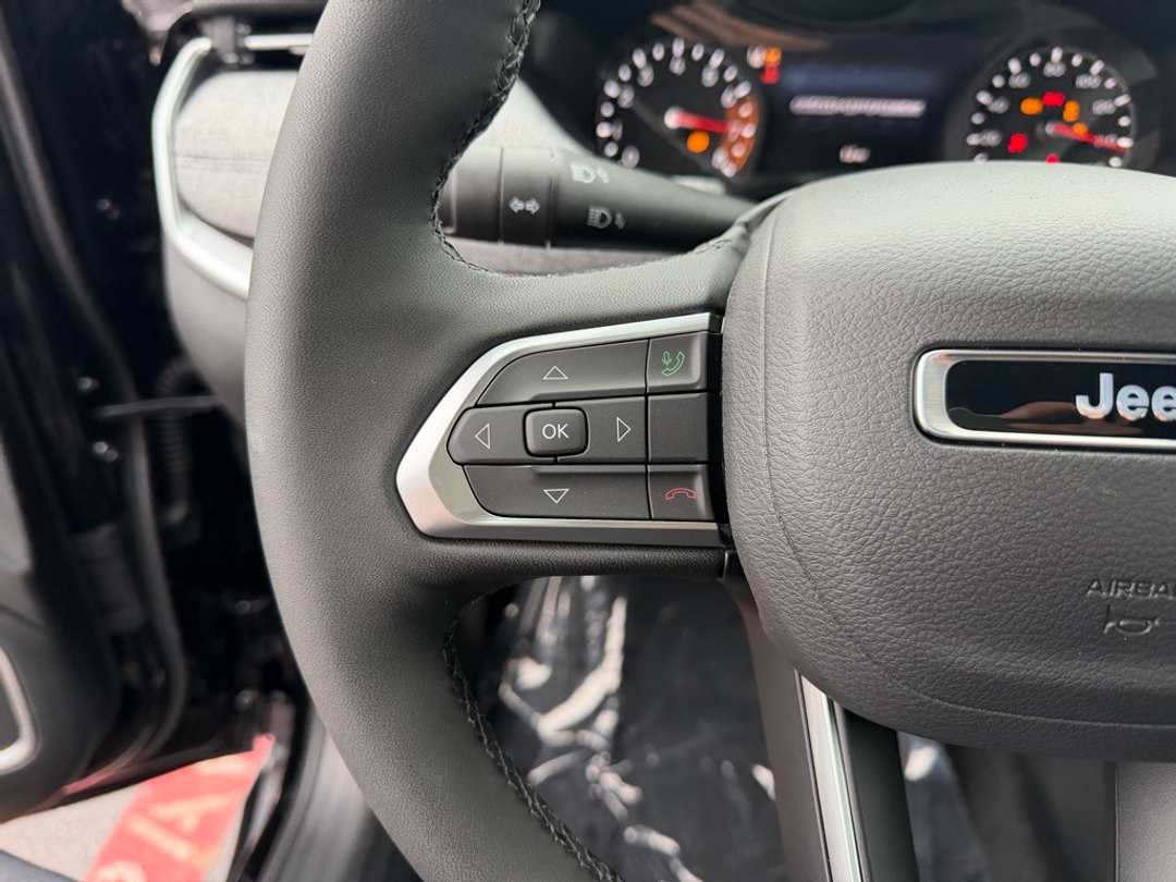 2026 Jeep Compass Latitude - Image 16