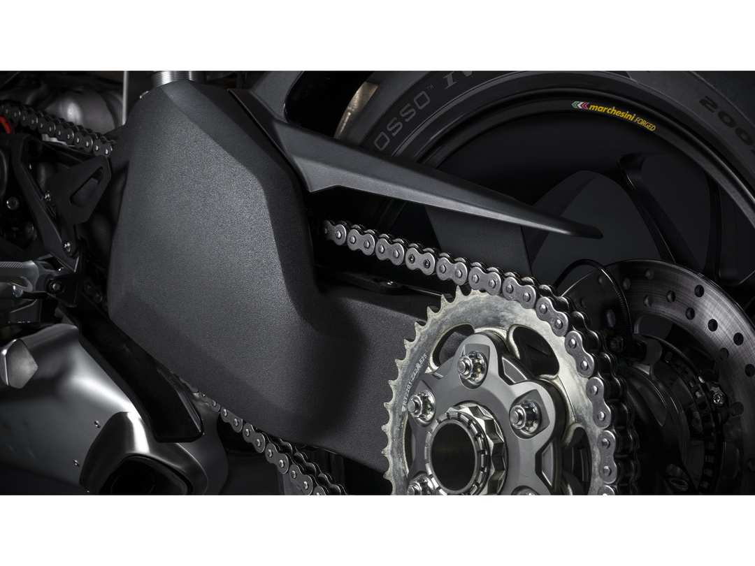 2025 Ducati Streetfighter V4 - Image 17