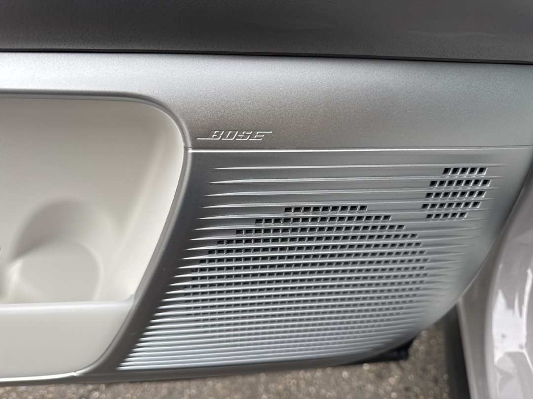 2026 Hyundai Ioniq 9 Performance Limited - Image 47