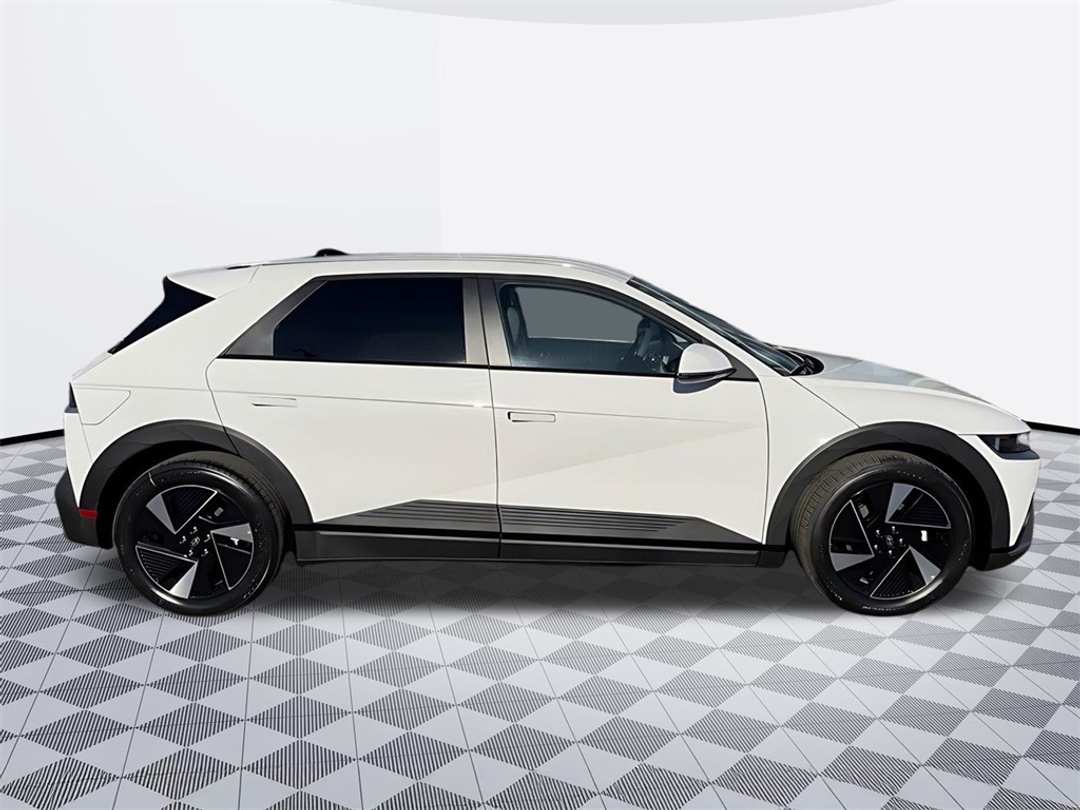 2026 Hyundai Ioniq 5 SEL - Image 8