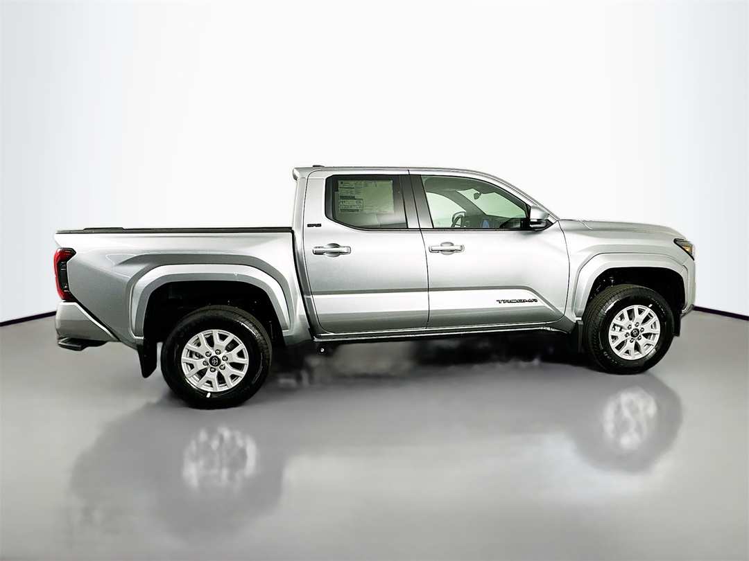 2025 Toyota Tacoma SR5 - Image 8