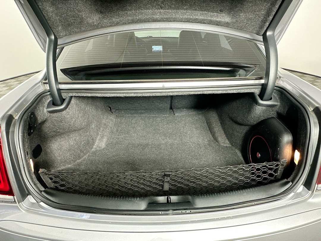 2017 Chrysler 300 S - Image 28