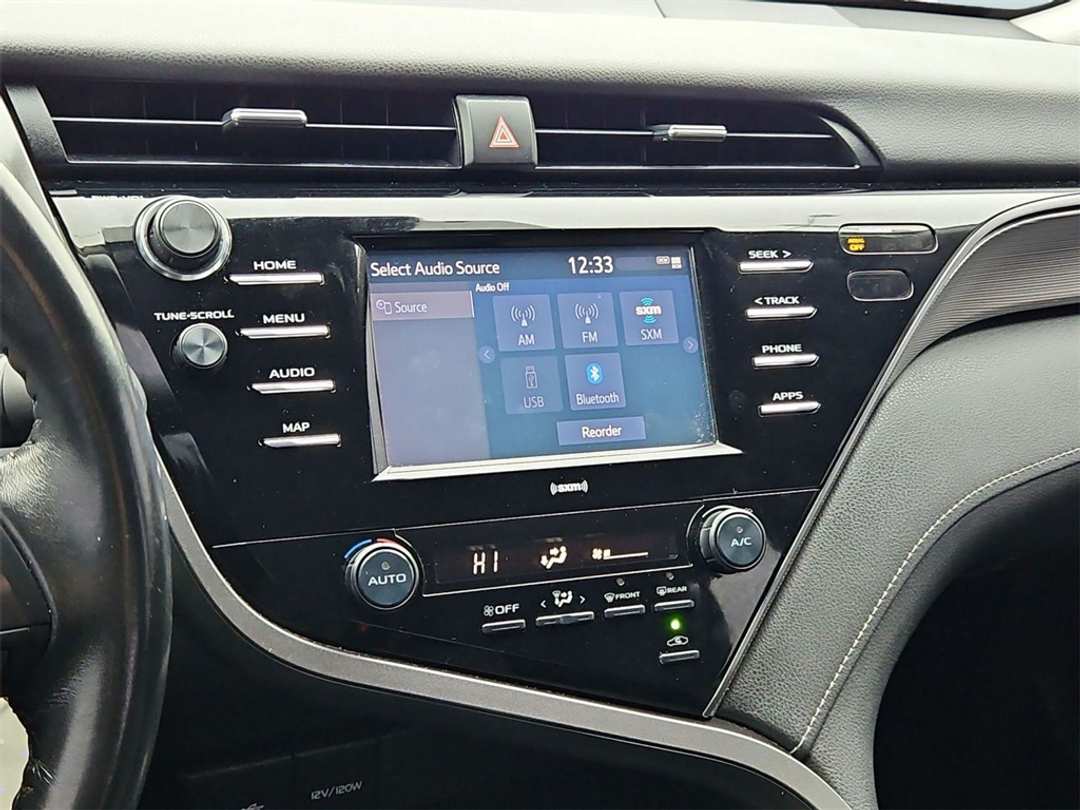 2020 Toyota Camry SE - Image 17