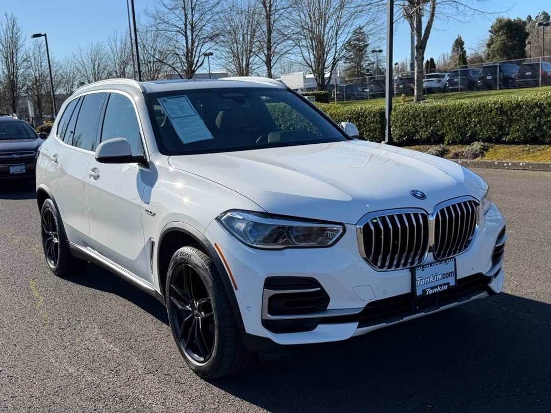 2023 BMW X5 xDrive45e - Image 2