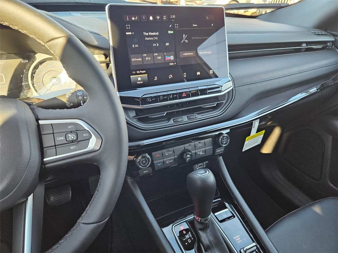 2026 Jeep Compass Latitude - Image 19