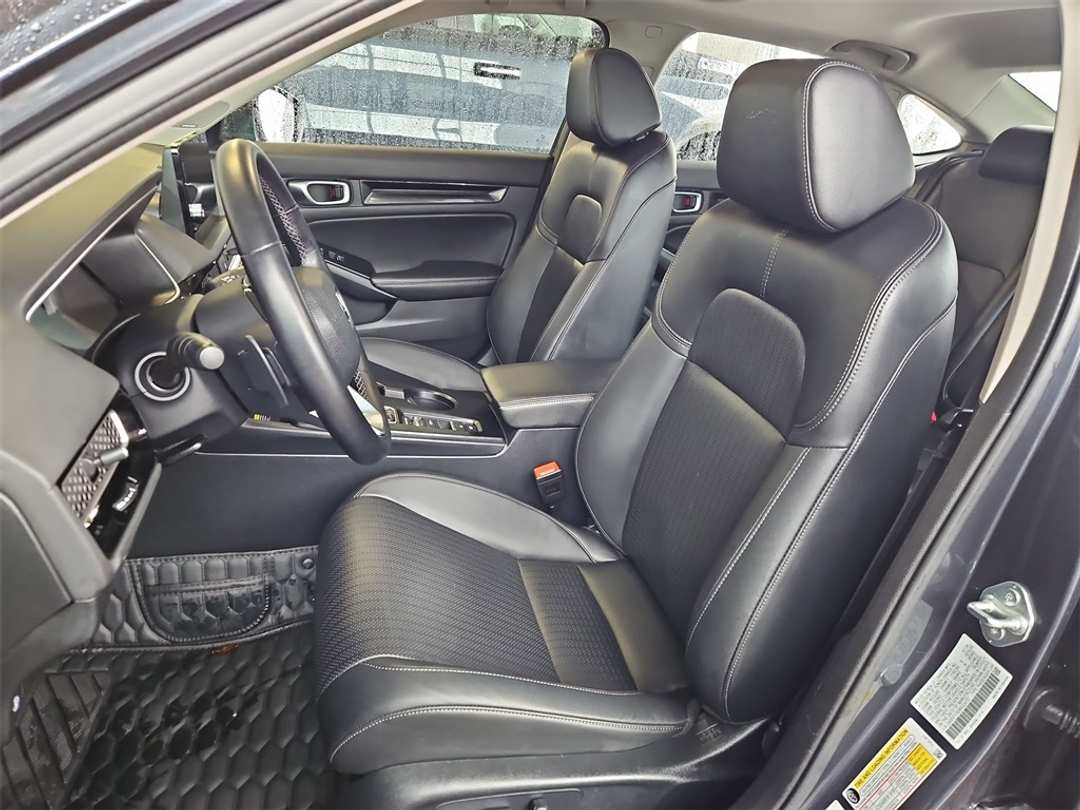 2024 Honda Civic Touring - Image 21