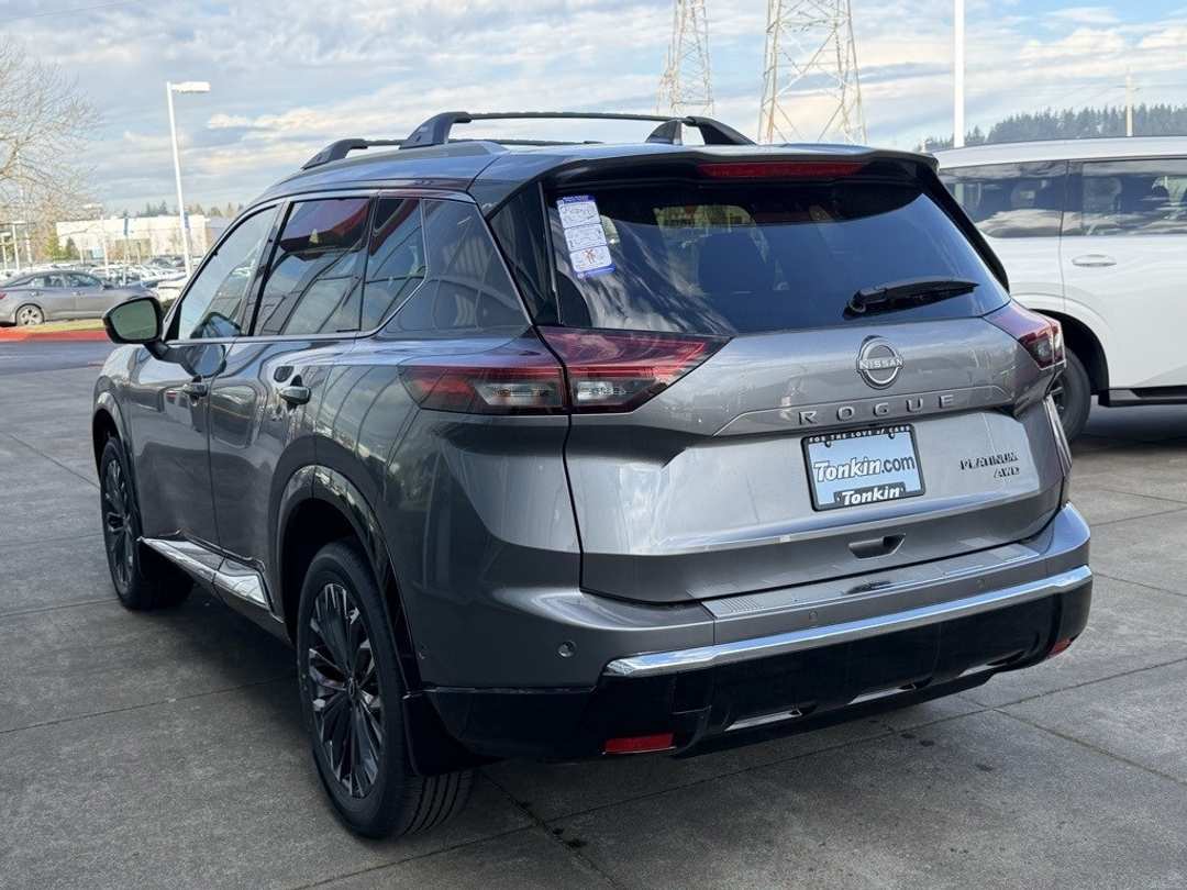 2026 Nissan Rogue Platinum - Image 5