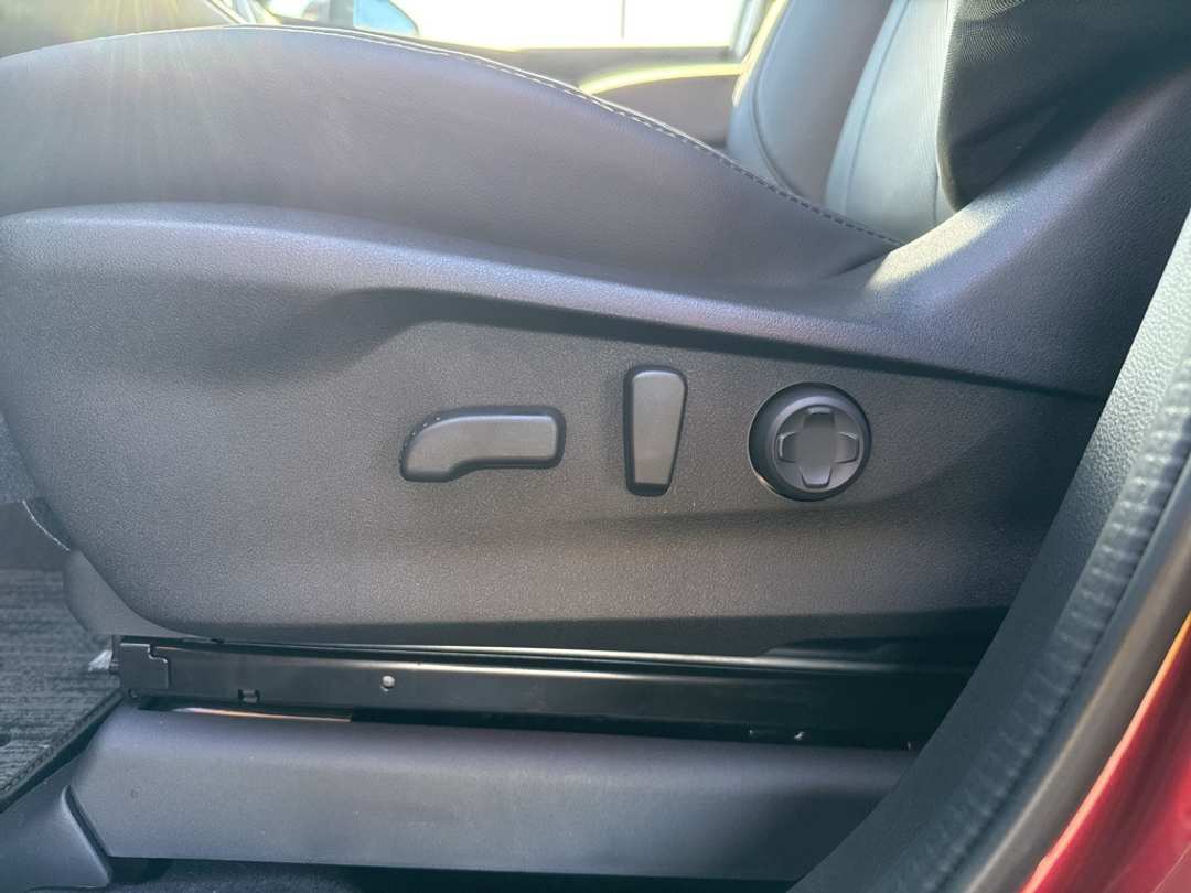 2025 Subaru Ascent Onyx Edition Touring - Image 17