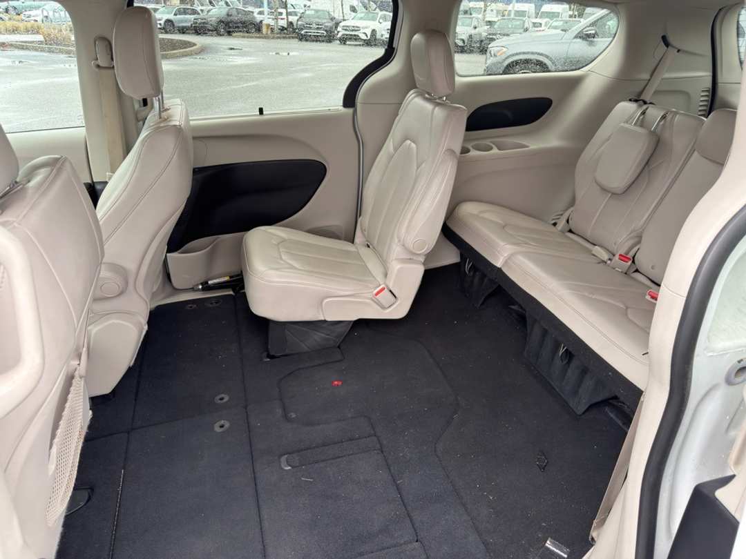 2021 Chrysler Voyager LXI - Image 16