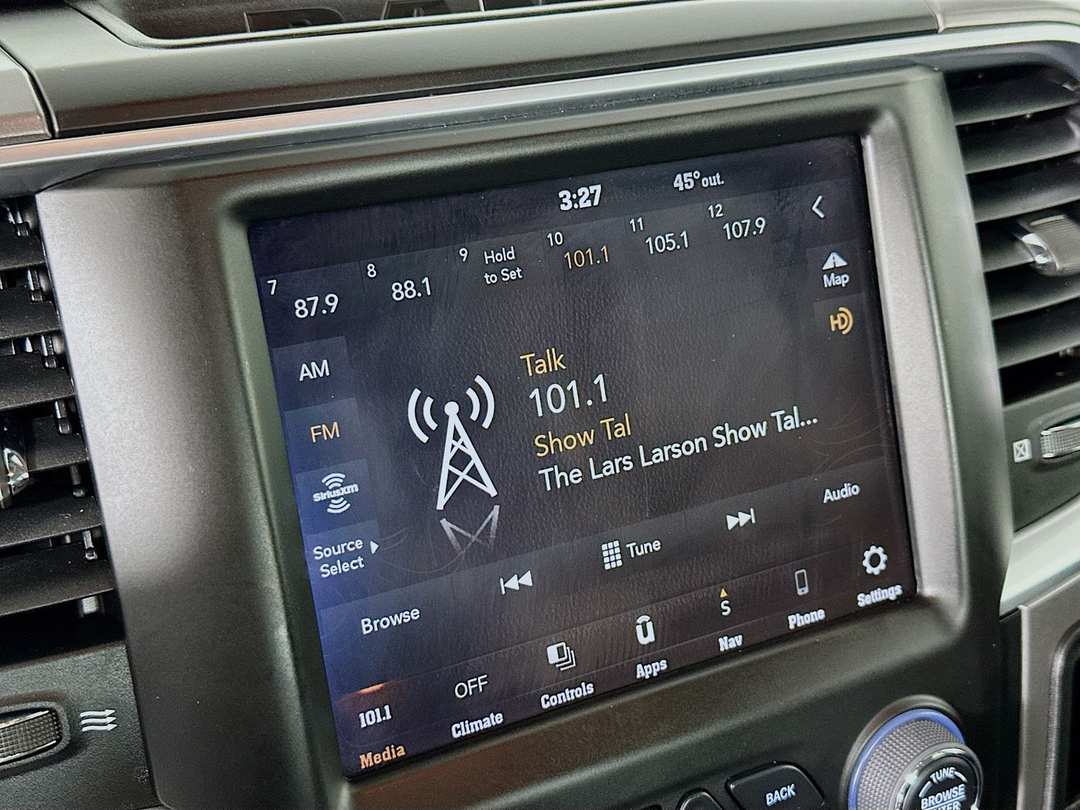 2023 Ram 1500 Classic SLT - Image 16